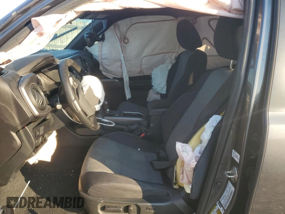2020 Toyota Tacoma SR5 z VIN 3TMCZ5AN2LM309531, wystawiony jako Copart lot #46415625 z przebiegiem 124 426 mil mil oraz Szkoda całkowita • Salvage title. Historia ofert i sprzedaży dostępna na DreamBid. Obrazek 7.