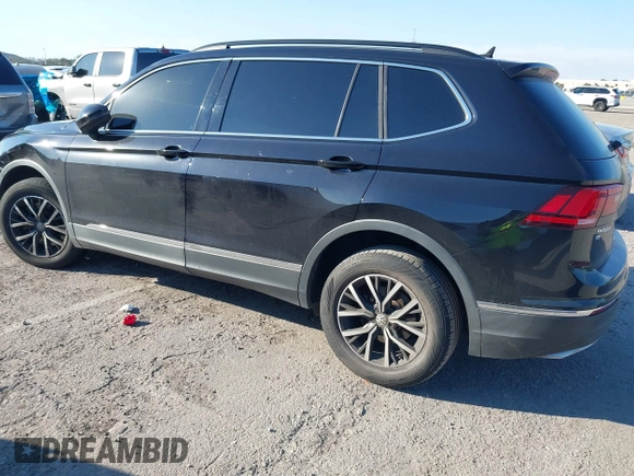 2020 Volkswagen Tiguan SE z VIN 3VV3B7AX1LM019574, wystawiony jako IAAI lot #41450002 z przebiegiem 44 553 mil mil oraz . Historia ofert i sprzedaży dostępna na DreamBid. Obrazek 3.