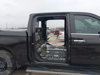 2019 Chevrolet Silverado 1500 High Country with VIN 1GCUYHEL7KZ375930, listed as a IAAI auction lot 41431934 with 1 mi miles. Bid and sale history available at carsss.com. Image 17.