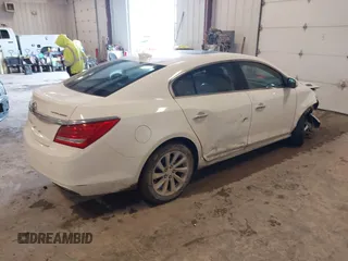 2016 Buick LaCrosse Leather with VIN 1G4GB5G38GF121528, listed as a IAAI auction lot 41720021 with 224,665 mi miles. Bid and sale history available at carsss.com. Image 4.