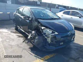 2012 Toyota Prius One z VIN JTDKDTB3XC1021183, wystawiony jako IAAI lot #42272652 z przebiegiem 168 774 mil mil oraz . Historia ofert i sprzedaży dostępna na DreamBid. Obrazek 1.