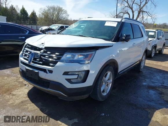 2017 Ford Explorer XLT with VIN 1FM5K7D86HGD86527, listed as a IAAI auction lot 41769032 with 105,619 mi miles and . Bid and sale history available at carsss.com. Image 2.