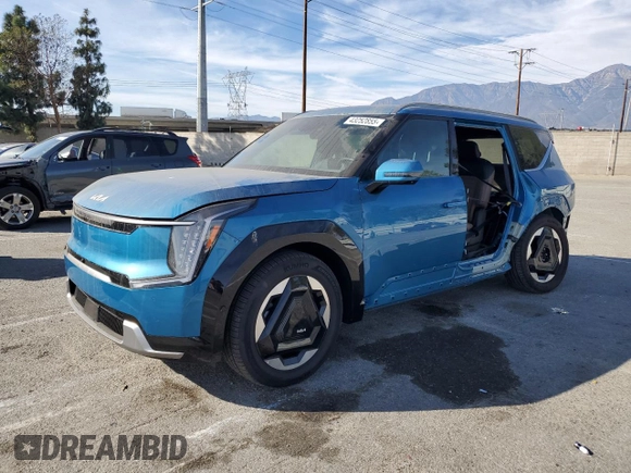 2024 Kia EV9 Land with VIN KNDADFS59R6027390, listed as a Copart auction lot 43252855 with 7,376 mi miles and Salvage Title. Bid and sale history available at carsss.com. Image 1.