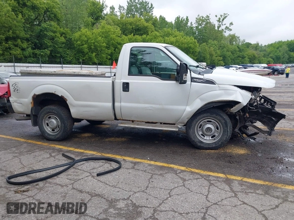 2011 Ford F-250 XL z VIN 1FTBF2B65BEA30685, wystawiony jako IAAI lot #42435253 z przebiegiem 60 603 mil mil oraz . Historia ofert i sprzedaży dostępna na DreamBid. Obrazek 13.