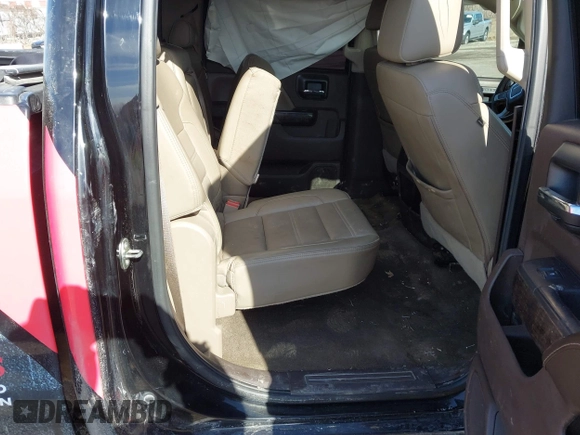 2016 GMC Sierra 2500HD Denali z VIN 1GT12UE80GF115452, wystawiony jako IAAI lot #41537973 z przebiegiem 182 800 mil mil oraz . Historia ofert i sprzedaży dostępna na DreamBid. Obrazek 8.