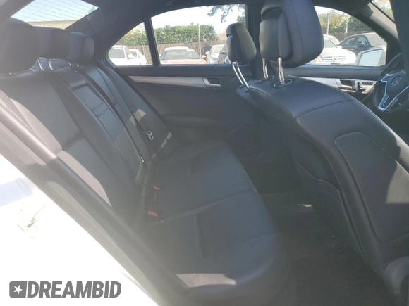 2013 Mercedes-Benz C 250 Sport с VIN WDDGF4HB7DR267492, выставлен на аукционе Copart как лот 64426115 с пробегом 188 514 миль миль и Чистый • Clean title. История ставок и продаж доступна на DreamBid. Изображение 10.
