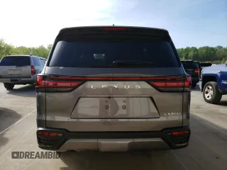 2025 Lexus LX 600 Luxury z VIN JTJGB7CX9S4068591, wystawiony jako Copart lot #54115185 z przebiegiem 763 mil mil oraz Szkody całkowita. Historia ofert i sprzedaży dostępna na DreamBid. Obrazek 6.
