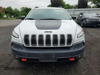 2015 Jeep Cherokee Trailhawk with VIN 1C4PJMBS6FW680963, listed as a Copart auction lot 61306385 with 174,793 mi miles and Clean title. Bid and sale history available at DreamBid. Image 5.