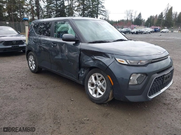 2020 Kia Soul S with VIN KNDJ23AU7L7715807, listed as a IAAI auction lot 41847865 with 50,179 mi miles. Bid and sale history available at carsss.com. Image 1.
