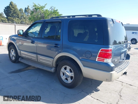 2006 Ford Expedition Eddie Bauer z VIN 1FMPU18506LA93436, wystawiony jako IAAI lot #42183646 z przebiegiem 220 791 mil mil oraz . Historia ofert i sprzedaży dostępna na DreamBid. Obrazek 3.