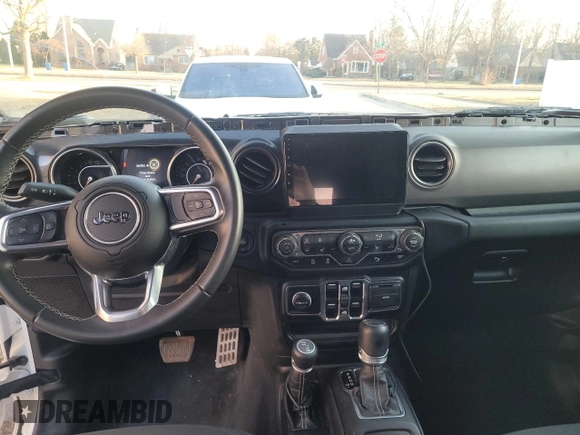 2022 Jeep Wrangler Unlimited Sahara with VIN 1C4HJXEG6NW255481, listed as a Copart auction lot 49181705 with 8,206 mi miles and Clean title. Bid and sale history available at DreamBid. Image 9.
