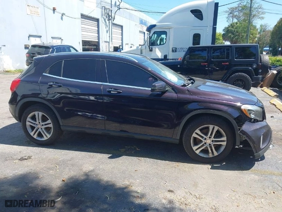 2015 Mercedes-Benz GLA-Class GLA 250 with VIN WDCTG4GB9FJ092729, listed as a IAAI auction lot 41791638 with NaN miles. Bid and sale history available at carsss.com. Image 13.