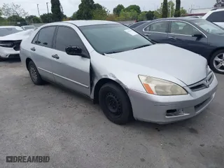 2007 Honda Accord Sdn VP with VIN JHMCM56117C017041, listed as a IAAI auction lot 42033947 with 231,586 mi miles. Bid and sale history available at carsss.com. Image 1.