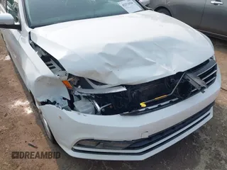 2015 Volkswagen Jetta SE with VIN 3VWD17AJ7FM302290, listed as a IAAI auction lot 42371920 with 127,631 mi miles and . Bid and sale history available at DreamBid. Image 6.