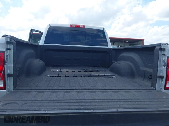 2018 Ram 2500 SLT with VIN 3C6UR5DL2JG300734, listed as a IAAI auction lot 42277603 with 74,923 mi miles and . Bid and sale history available at DreamBid. Image 17.