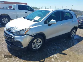 2017 Chevrolet Trax LS with VIN 3GNCJKSB3HL214328, listed as a IAAI auction lot 39628056 with 179,087 mi miles. Bid and sale history available at carsss.com. Image 2.