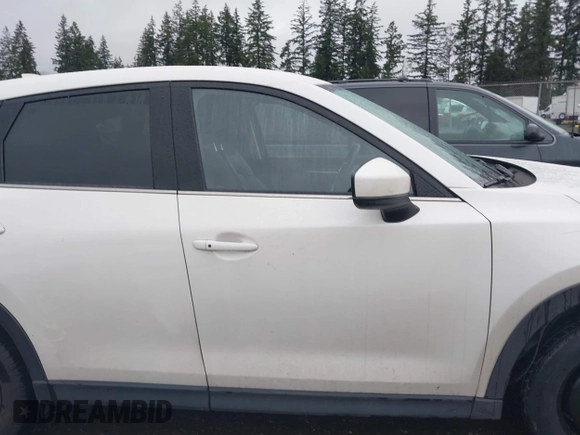 2017 Mazda CX-5 Grand Touring with VIN JM3KFBDL5H0148574, listed as a IAAI auction lot 41867827 with 32,382 mi miles. Bid and sale history available at carsss.com. Image 13.