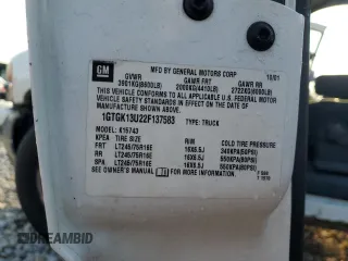 2002 GMC Sierra 1500HD SLE z VIN 1GTGK13U22F137583, wystawiony jako Copart lot #65997484 z przebiegiem 399 610 mil mil oraz Tytuł czysty. Historia ofert i sprzedaży dostępna na DreamBid. Obrazek 12.