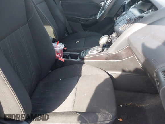 2018 Ford Focus SE with VIN 1FADP3FE0JL282325, listed as a IAAI auction lot 41635979 with 44,295 mi miles. Bid and sale history available at carsss.com. Image 5.