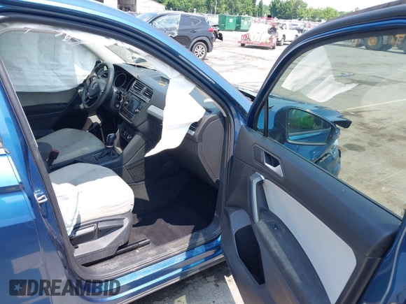 2019 Volkswagen Tiguan S с VIN 3VV1B7AX0KM122040, выставлен на аукционе IAAI как лот 42389559 с пробегом 53 122 миль миль и . История ставок и продаж доступна на DreamBid. Изображение 5.