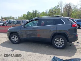 2017 Jeep Cherokee Latitude with VIN 1C4PJMCB0HW583128, listed as a IAAI auction lot 42069831 with 63,497 mi miles and . Bid and sale history available at DreamBid. Image 15.