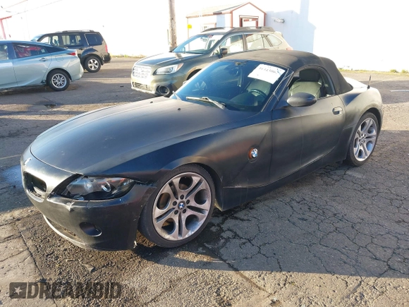 2004 BMW Z4 2.5i z VIN 4USBT33544LS51157, wystawiony jako IAAI lot #41343067 z przebiegiem 151 267 mil mil oraz . Historia ofert i sprzedaży dostępna na DreamBid. Obrazek 17.