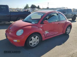 2001 Volkswagen Beetle GLS with VIN 3VWCK21C61M432714, listed as a Copart auction lot 68902934 with 135,404 mi miles and Salvage Title. Bid and sale history available at DreamBid. Image 1.