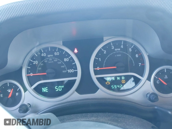 2008 Jeep Wrangler Unlimited Sahara с VIN 1J4GA59118L594851, выставлен на аукционе IAAI как лот 41643490 с пробегом 59 421 миль миль и . История ставок и продаж доступна на DreamBid. Изображение 7.