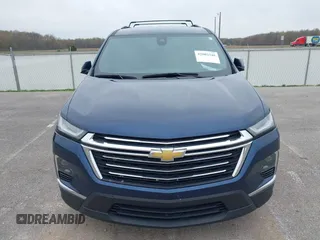 2023 Chevrolet Traverse LT z VIN 1GNEVHKW0PJ120044, wystawiony jako IAAI lot #42002348 z przebiegiem 48 795 mil mil oraz . Historia ofert i sprzedaży dostępna na DreamBid. Obrazek 12.
