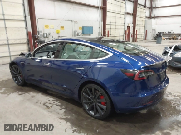 2020 Tesla Model 3 Performance z VIN 5YJ3E1EC7LF641885, wystawiony jako IAAI lot #41372794 z przebiegiem Nie podano mil oraz . Historia ofert i sprzedaży dostępna na DreamBid. Obrazek 3.