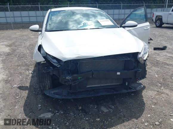 2019 Kia Forte LXS z VIN 3KPF24AD1KE133227, wystawiony jako IAAI lot #42494488 z przebiegiem 67 770 mil mil oraz . Historia ofert i sprzedaży dostępna na DreamBid. Obrazek 6.