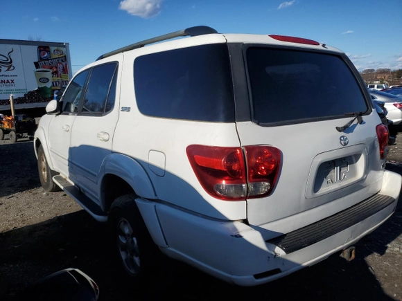 2005 Toyota Sequoia SR5 with VIN 5TDZT34A35S259296, listed as a Copart auction lot 85691634 with 243,071 mi miles and Non Repairable. Bid and sale history available at carsss.com. Image 2.