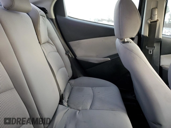 2019 Toyota Yaris L z VIN 3MYDLBYV2KY510042, wystawiony jako Copart lot #85067744 z przebiegiem Nie podano mil oraz Szkoda całkowita • Salvage title. Historia ofert i sprzedaży dostępna na DreamBid. Obrazek 10.