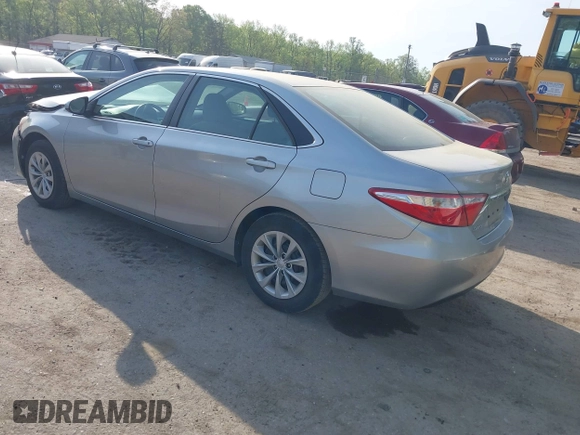 2017 Toyota Camry XLE z VIN 4T1BF1FK8HU376791, wystawiony jako IAAI lot #42114379 z przebiegiem 54 319 mil mil oraz . Historia ofert i sprzedaży dostępna na DreamBid. Obrazek 3.