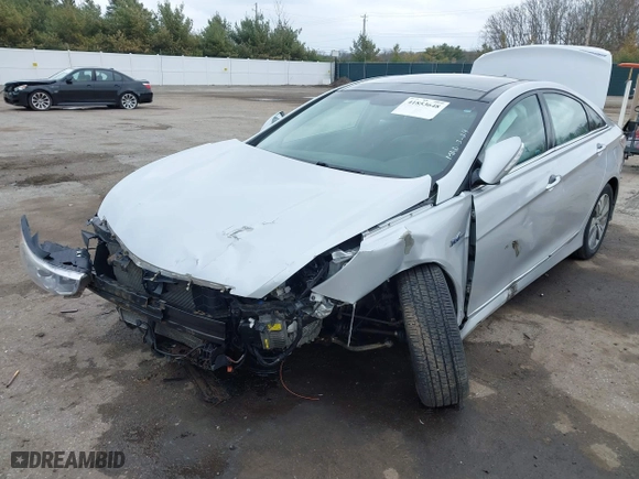 2015 Hyundai Sonata Hybrid Limited with VIN KMHEC4A45FA051854, listed as a IAAI auction lot 41853648 with 160,422 mi miles. Bid and sale history available at carsss.com. Image 6.