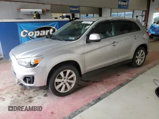 2015 Mitsubishi Outlander ES z VIN 4A4AR3AU6FE008170, wystawiony jako Copart lot #55080575 z przebiegiem 125 125 mil mil oraz Szkoda całkowita • Salvage title. Historia ofert i sprzedaży dostępna na DreamBid. Obrazek 1.