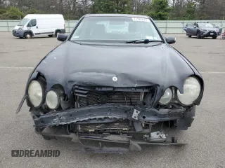 2001 Mercedes-Benz E-Class AWD with VIN WDBJF82J91X060969, listed as a Copart auction lot 71986544 with 113,694 mi miles and Salvage Title. Bid and sale history available at carsss.com. Image 5.