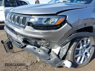 2023 Jeep Compass Latitude Lux with VIN 3C4NJDFN0PT519625, listed as a IAAI auction lot 41704213 with 10,618 mi miles and . Bid and sale history available at DreamBid. Image 6.