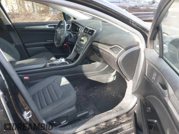 2017 Ford Fusion SE with VIN 3FA6P0HD4HR274977, listed as a IAAI auction lot 40722867 with 108,470 mi miles. Bid and sale history available at carsss.com. Image 5.