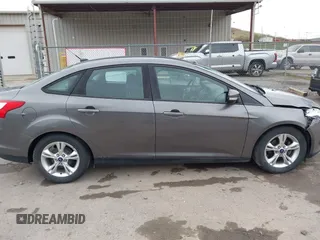 2014 Ford Focus SE with VIN 1FADP3F24EL105899, listed as a IAAI auction lot 41840399 with 90,074 mi miles. Bid and sale history available at carsss.com. Image 13.