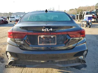 2024 Kia Forte LX with VIN 3KPF24AD0RE699194, listed as a Copart auction lot 88967025 with 32,691 mi miles and Salvage Title. Bid and sale history available at carsss.com. Image 6.