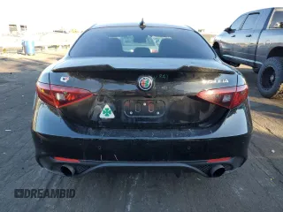2019 Alfa Romeo Giulia Ti z VIN ZARFANBN0K7602653, wystawiony jako Copart lot #86393384 z przebiegiem 45 974 mil mil oraz Czysty tytuł • Clean title. Historia ofert i sprzedaży dostępna na DreamBid. Obrazek 6.