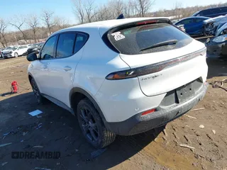 2024 Dodge Hornet GT z VIN ZACNDFAN4R3A39440, wystawiony jako IAAI lot #41624840 z przebiegiem 12 889 mil mil oraz . Historia ofert i sprzedaży dostępna na DreamBid. Obrazek 3.