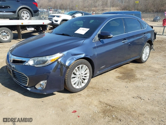 2014 Toyota Avalon Hybrid Limited with VIN 4T1BD1EB1EU028219, listed as a IAAI auction lot 41798312 with 117,034 mi miles. Bid and sale history available at carsss.com. Image 17.