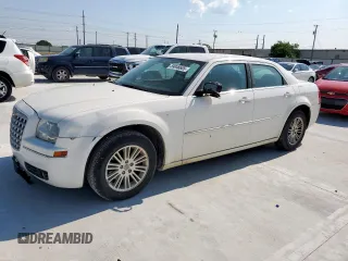 2009 Chrysler 300 Touring z VIN 2C3KA53V19H634294, wystawiony jako Copart lot #59048685 z przebiegiem 158 762 mil mil oraz Czysty tytuł • Clean title. Historia ofert i sprzedaży dostępna na DreamBid. Obrazek 1.