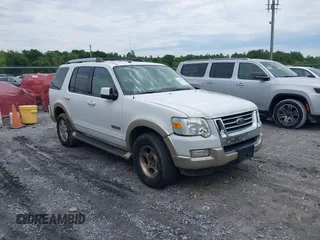 2007 Ford Explorer Eddie Bauer z VIN 1FMEU64E57UB74311, wystawiony jako IAAI lot #42205347 z przebiegiem 230 442 mil mil oraz . Historia ofert i sprzedaży dostępna na DreamBid. Obrazek 1.