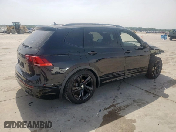 2024 Volkswagen Tiguan SE R-Line Black z VIN 3VVCB7AX8RM156729, wystawiony jako Copart lot #57147405 z przebiegiem 6 390 mil mil oraz Szkoda całkowita • Salvage title. Historia ofert i sprzedaży dostępna na DreamBid. Obrazek 3.