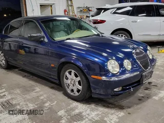 2000 Jaguar S-Type V8 z VIN SAJDA01D3YGL47987, wystawiony jako Copart lot #61607015 z przebiegiem 110 742 mil mil oraz Czysty tytuł • Clean title. Historia ofert i sprzedaży dostępna na DreamBid. Obrazek 1.