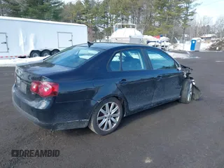 2010 Volkswagen Jetta Wolfsburg Edition с VIN 3VWRA7AJ0AM045102, выставлен на аукционе IAAI как лот 41638011 с пробегом 149 622 миль миль и . История ставок и продаж доступна на DreamBid. Изображение 4.