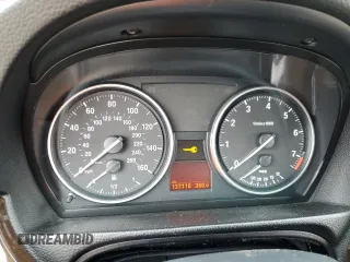 2011 BMW 3 Series 328i с VIN WBAPH5G58BNM76618, выставлен на аукционе Copart как лот 53556465 с пробегом 137 118 миль миль и Списание • Salvage title. История ставок и продаж доступна на DreamBid. Изображение 9.